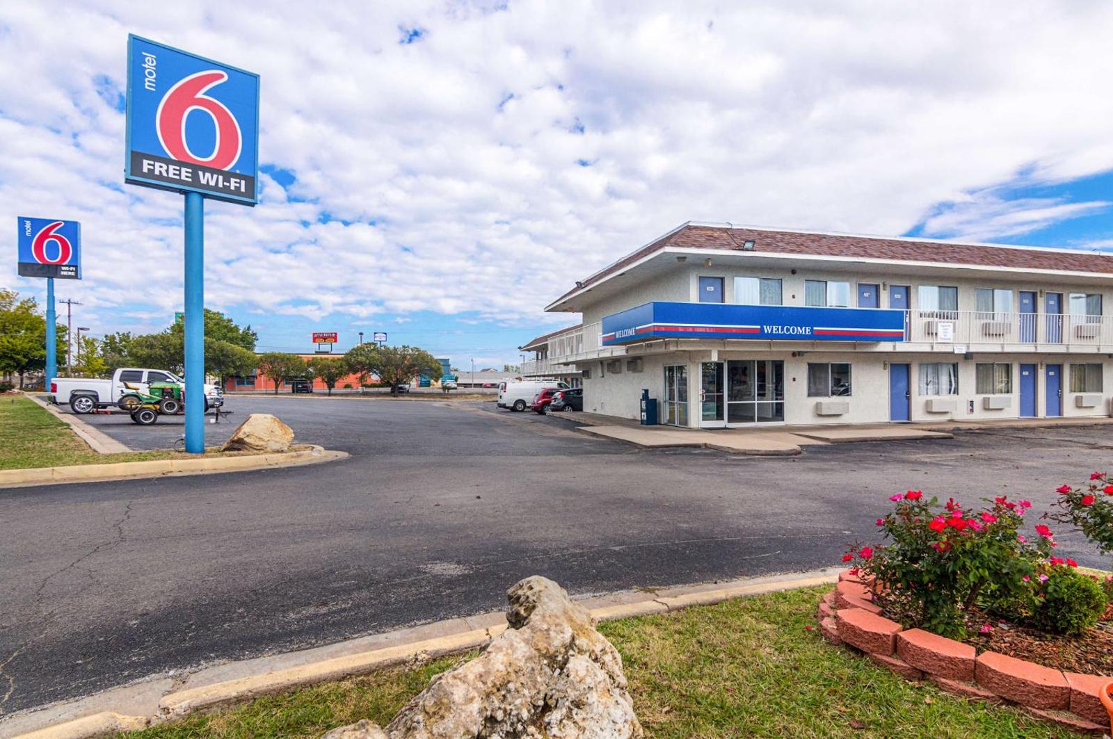 Motel 6-Ardmore, OK