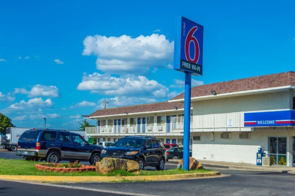 Motel 6-Ardmore, OK image 43
